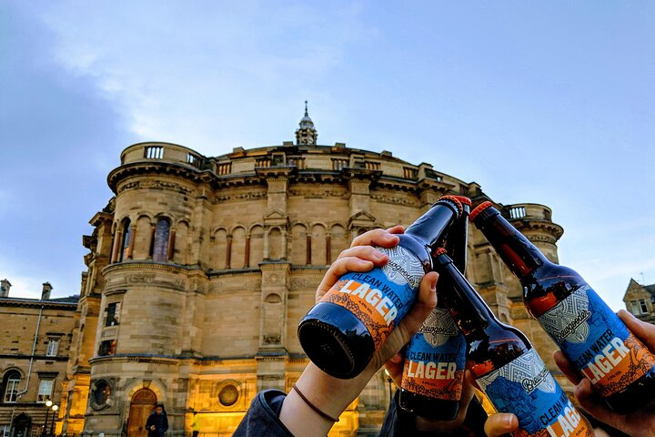 Experience the charm of Edinburgh's historic sites while sampling local craft beers. Engage in lively conversations and savor the rich heritage of Scotland's pub culture with fellow enthusiasts.